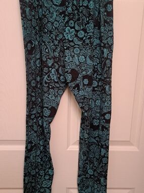 Sweetlegs Plus Floral Print Teal & Black Leggings Fits Plus Sizes 14-22 So Soft!